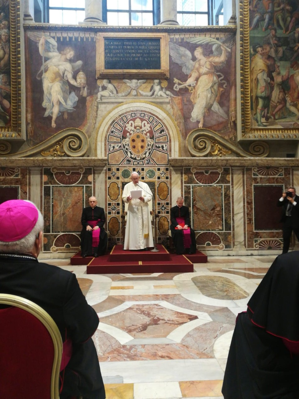 El presente y el futuro de la Iglesia El presente y el futuro de la Iglesia