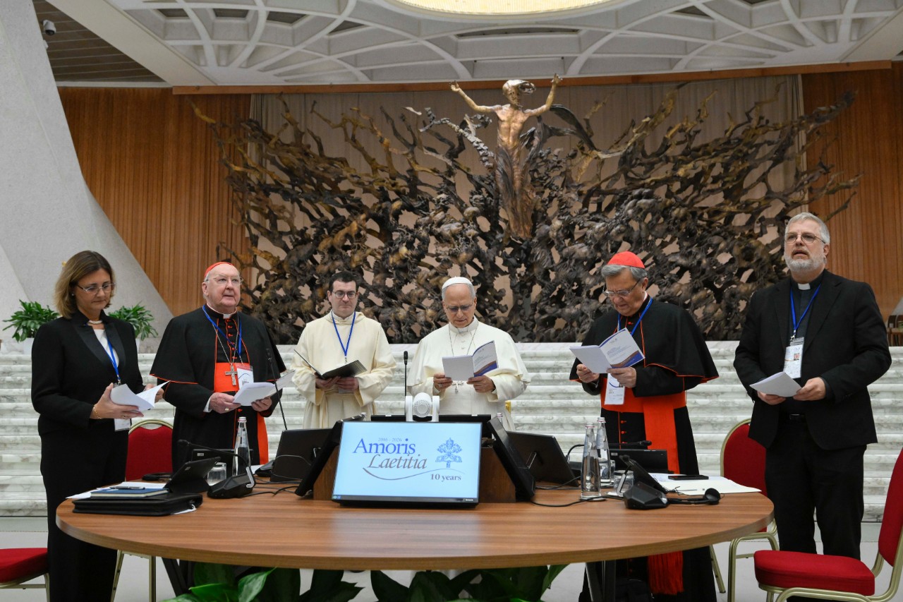 10AL_cover_VaticanMedia.JPG