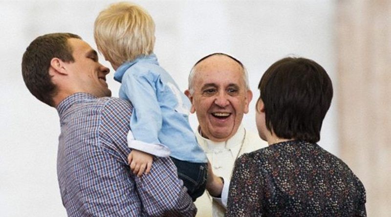 Papa-Francesco-e-Famiglia-800x445.jpg